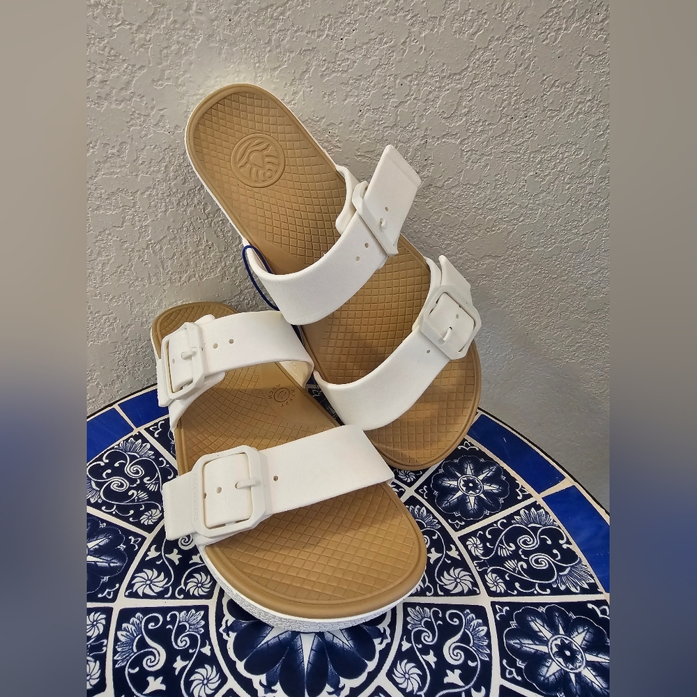 Free Waters White Double Strap Sandals Size 7 NEW WITH TAGS